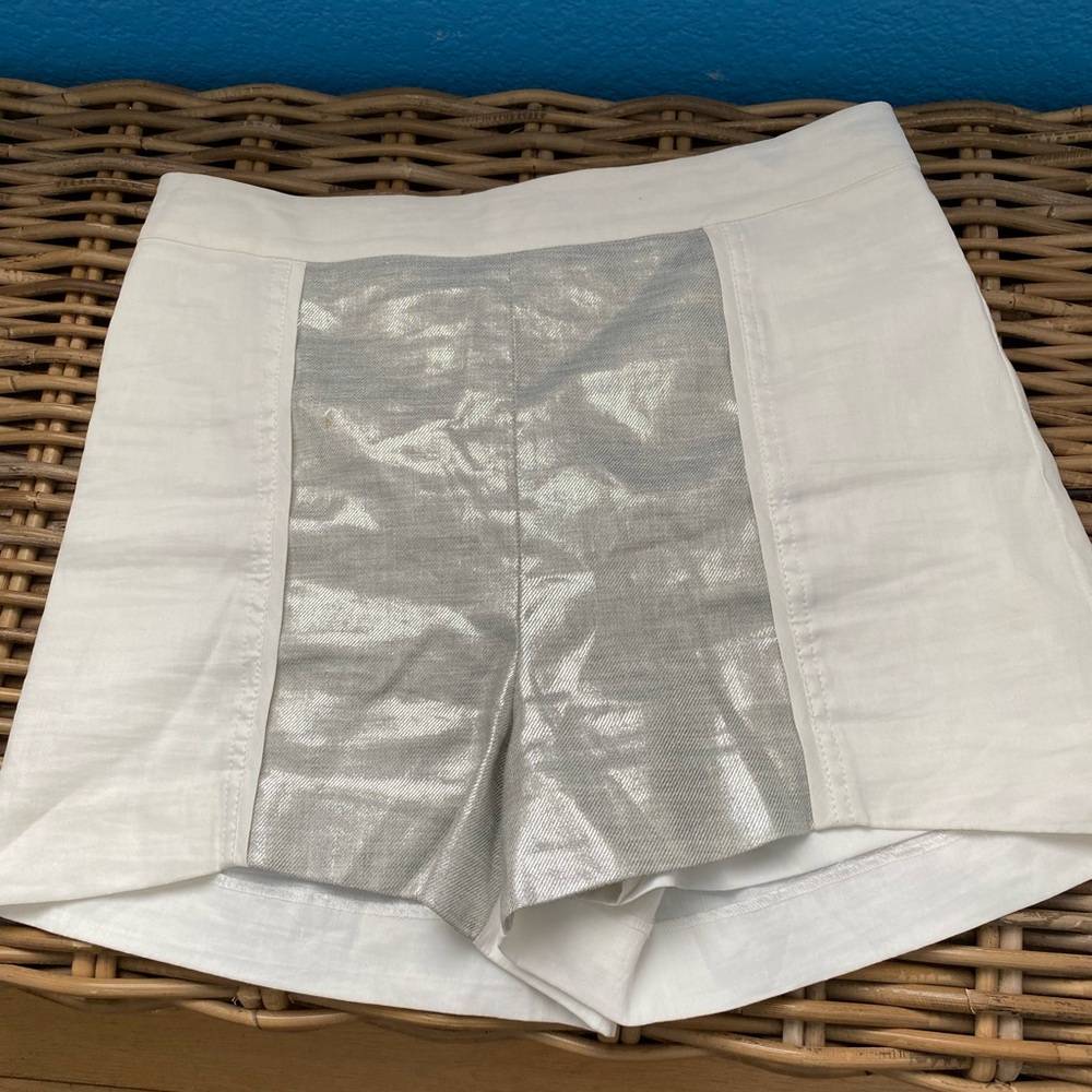 Bebe super cute linen; white and silver; dressy; high waist shorts.